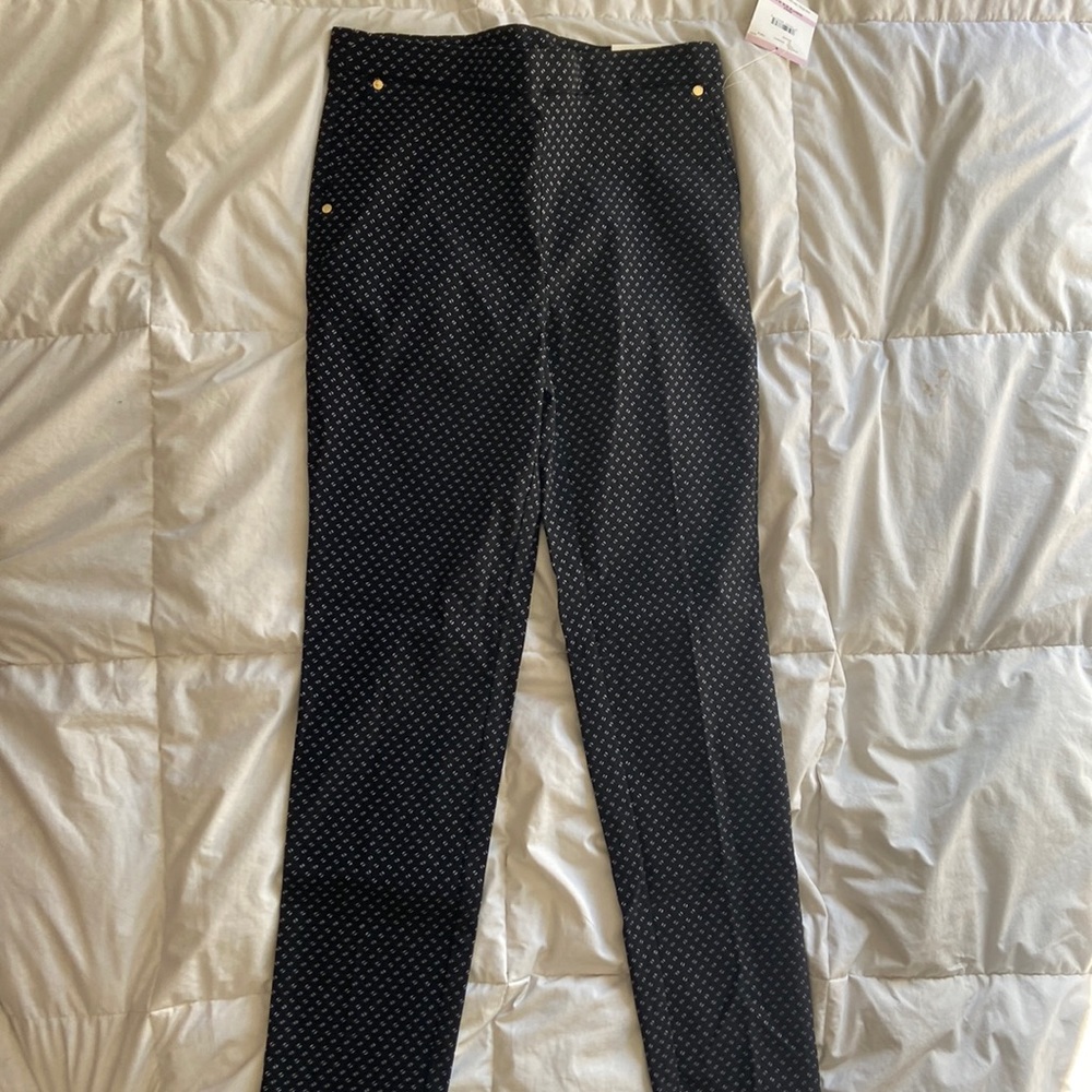 Anne Klein size 6 Slim Ankle